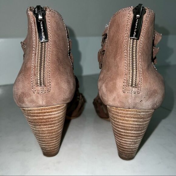 Vince Camuto Elanso Gladiator Strappy Sandals - Picture 12 of 17